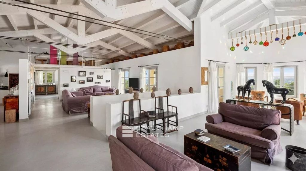 Stone Provençal bastide with 7 bedrooms and sea view – Grasse
