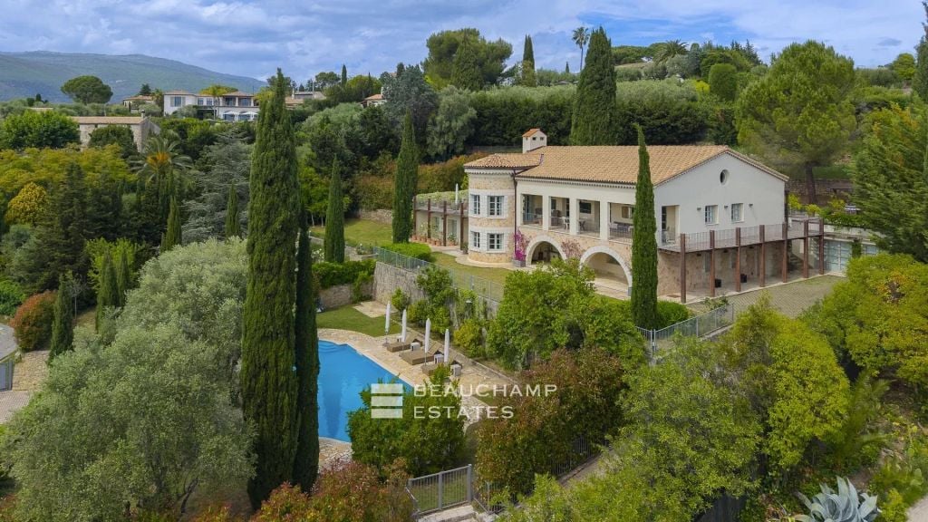 Stone Provençal bastide with 7 bedrooms and sea view – Grasse