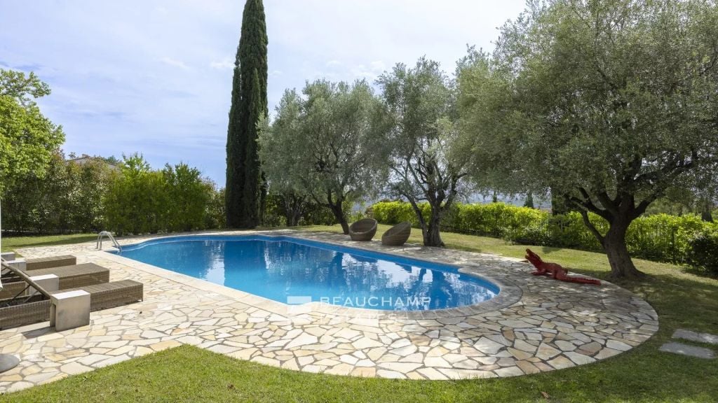Stone Provençal bastide with 7 bedrooms and sea view – Grasse
