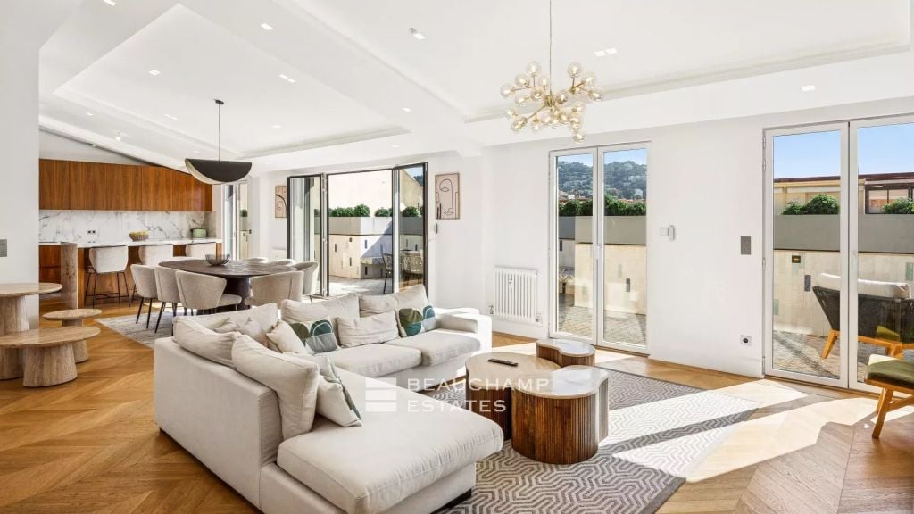 4-Bedroom Penthouse with Terrace – Banane