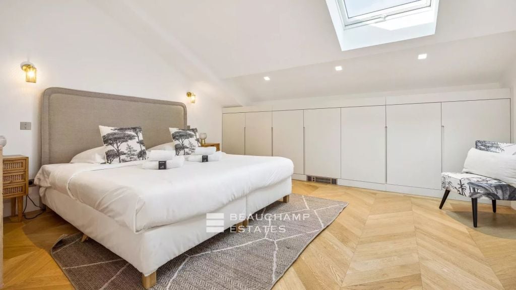 4-Bedroom Penthouse with Terrace – Banane