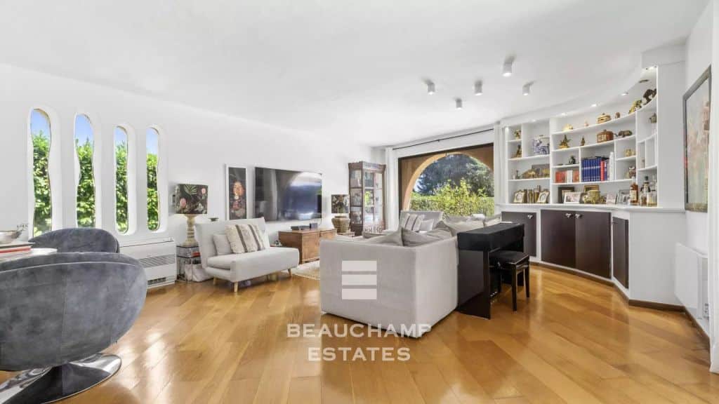 5-Bedroom Provençal Villa with Swimming Pool – Mougins