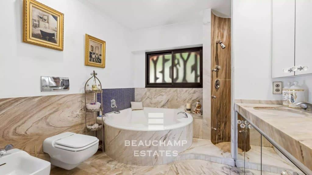 5-Bedroom Provençal Villa with Swimming Pool – Mougins