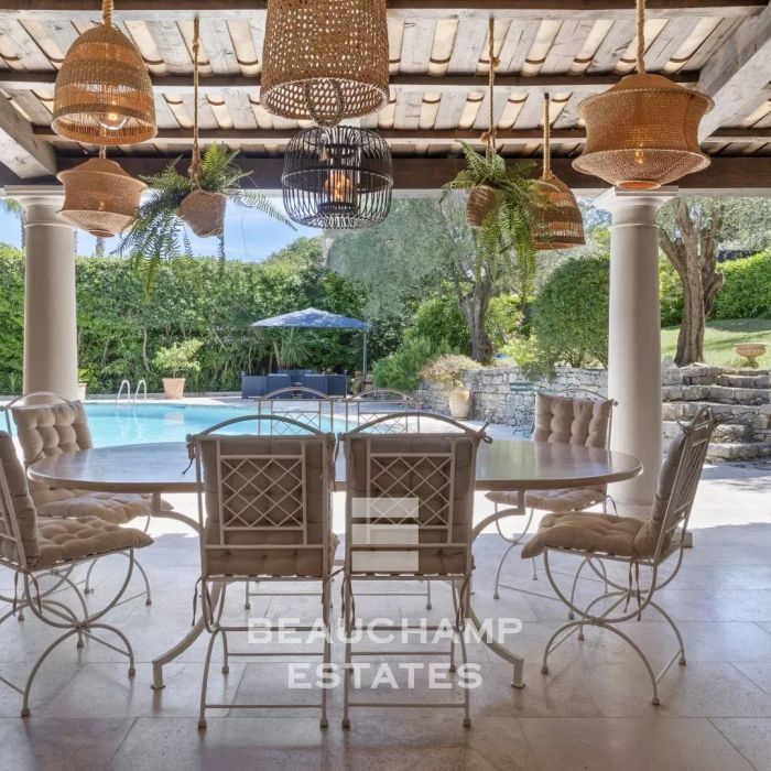 Exclusive: 5-Bedroom Provençal Villa with Swimming Pool –Mougins