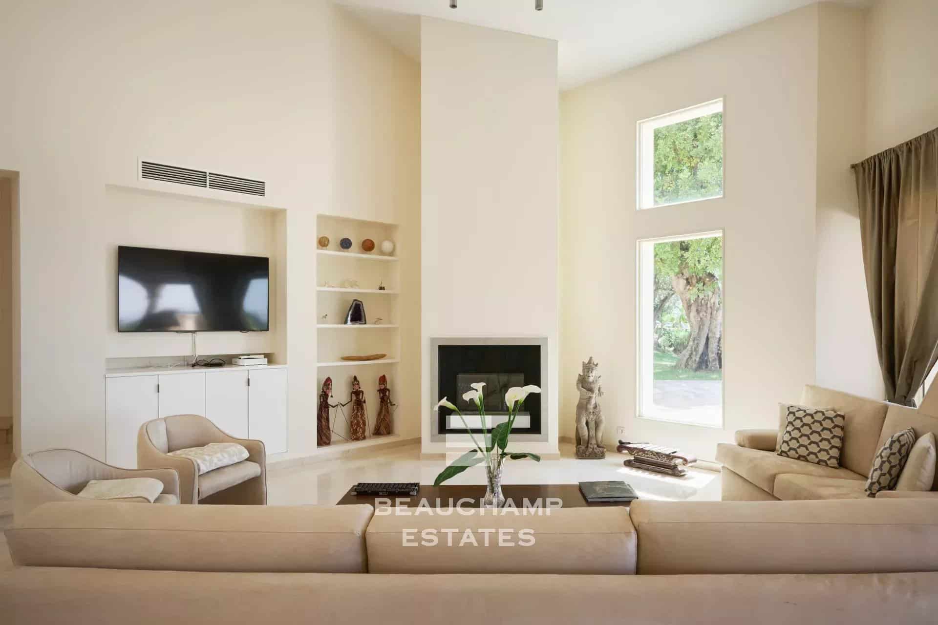 Beautiful villa in neo-provencal style 2 minutes from Monaco Beautiful villa in neo-provencal style 2 minutes from Monaco
