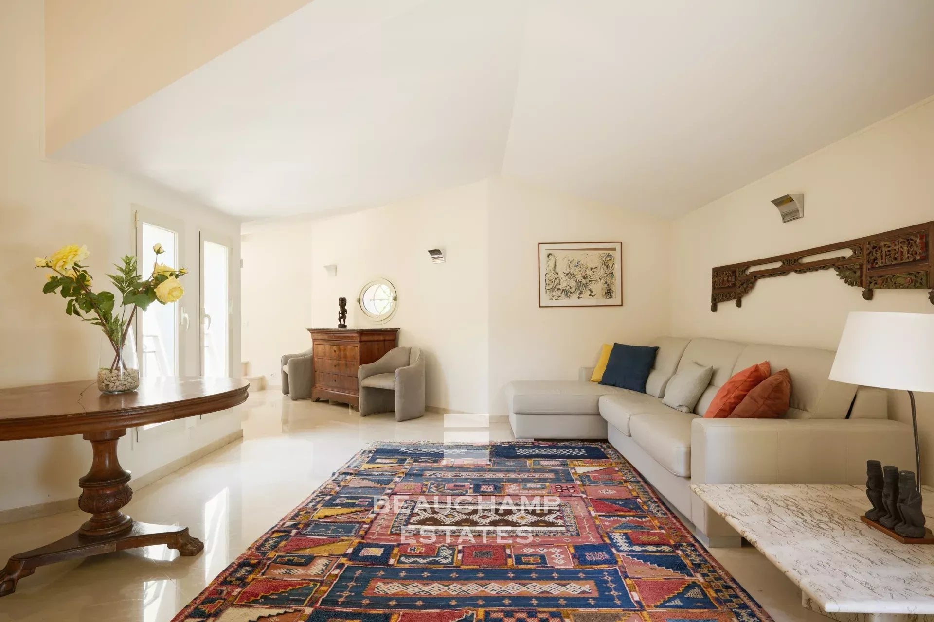 Beautiful villa in neo-provencal style 2 minutes from Monaco Beautiful villa in neo-provencal style 2 minutes from Monaco