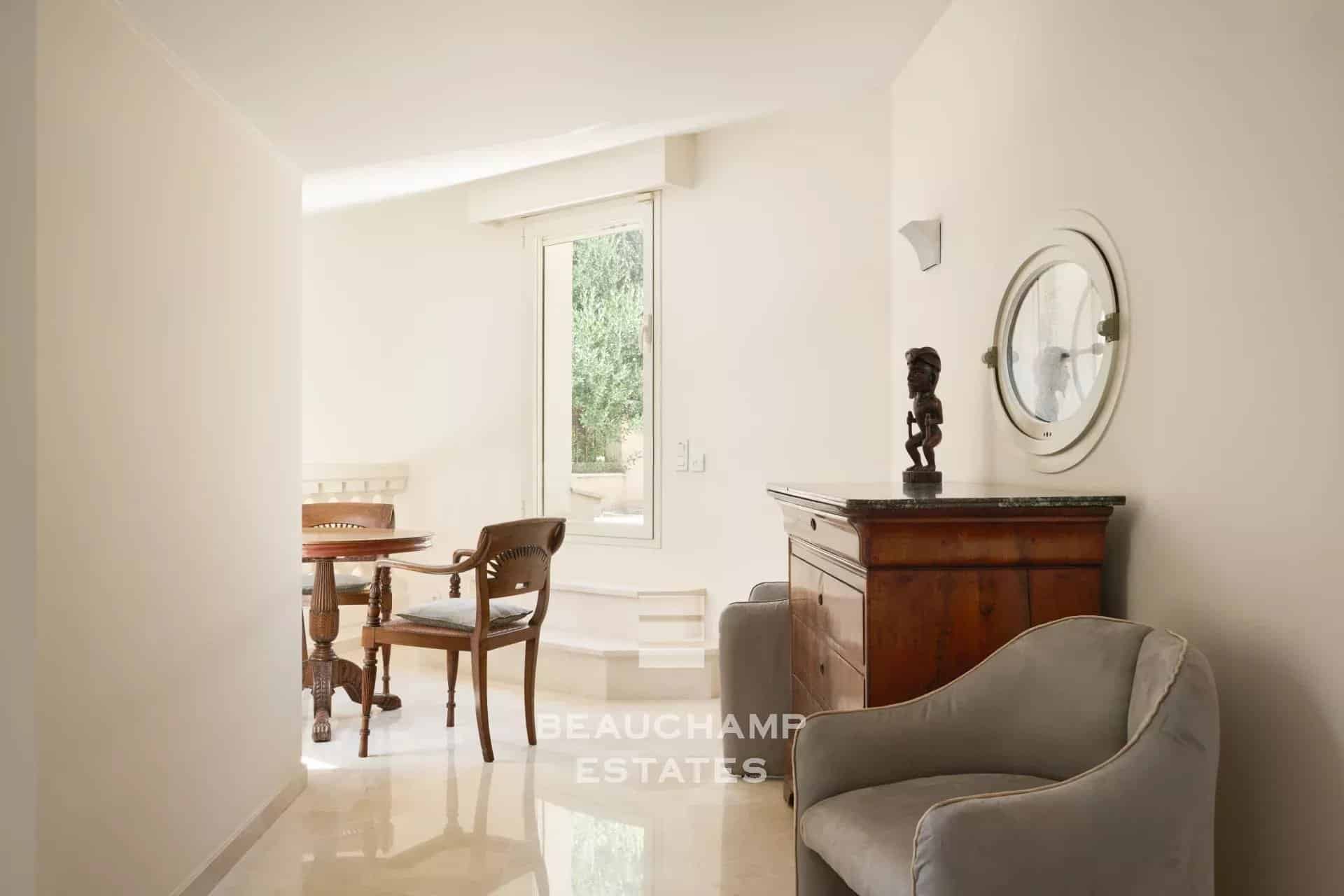 Beautiful villa in neo-provencal style 2 minutes from Monaco Beautiful villa in neo-provencal style 2 minutes from Monaco