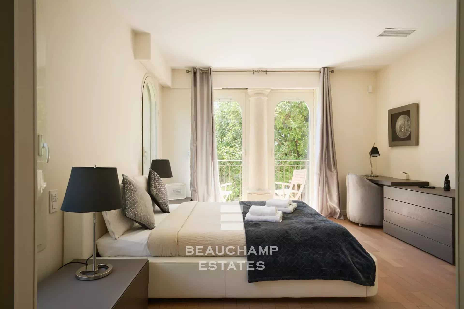 Beautiful villa in neo-provencal style 2 minutes from Monaco Beautiful villa in neo-provencal style 2 minutes from Monaco