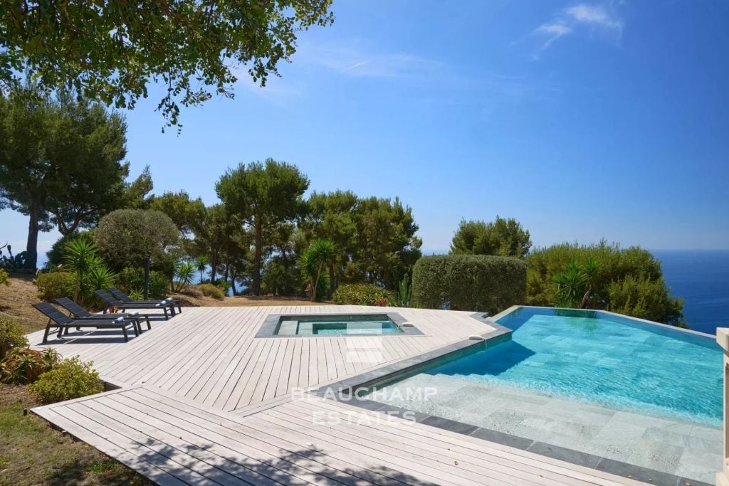 Beautiful villa in neo-provencal style 2 minutes from Monaco