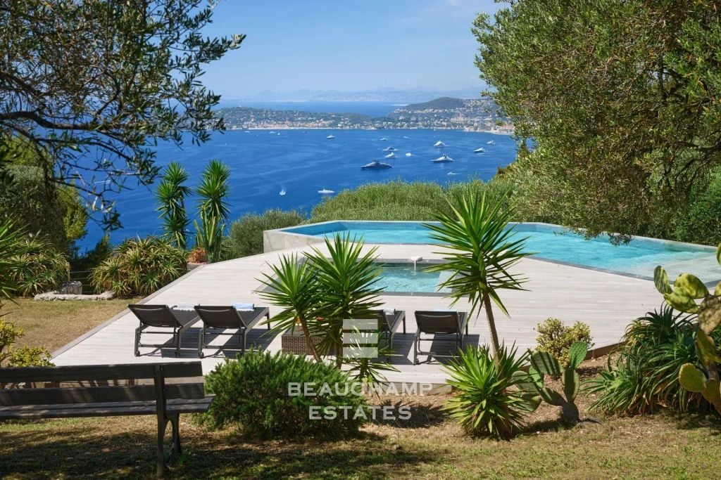 Beautiful villa in neo-provencal style 2 minutes from Monaco