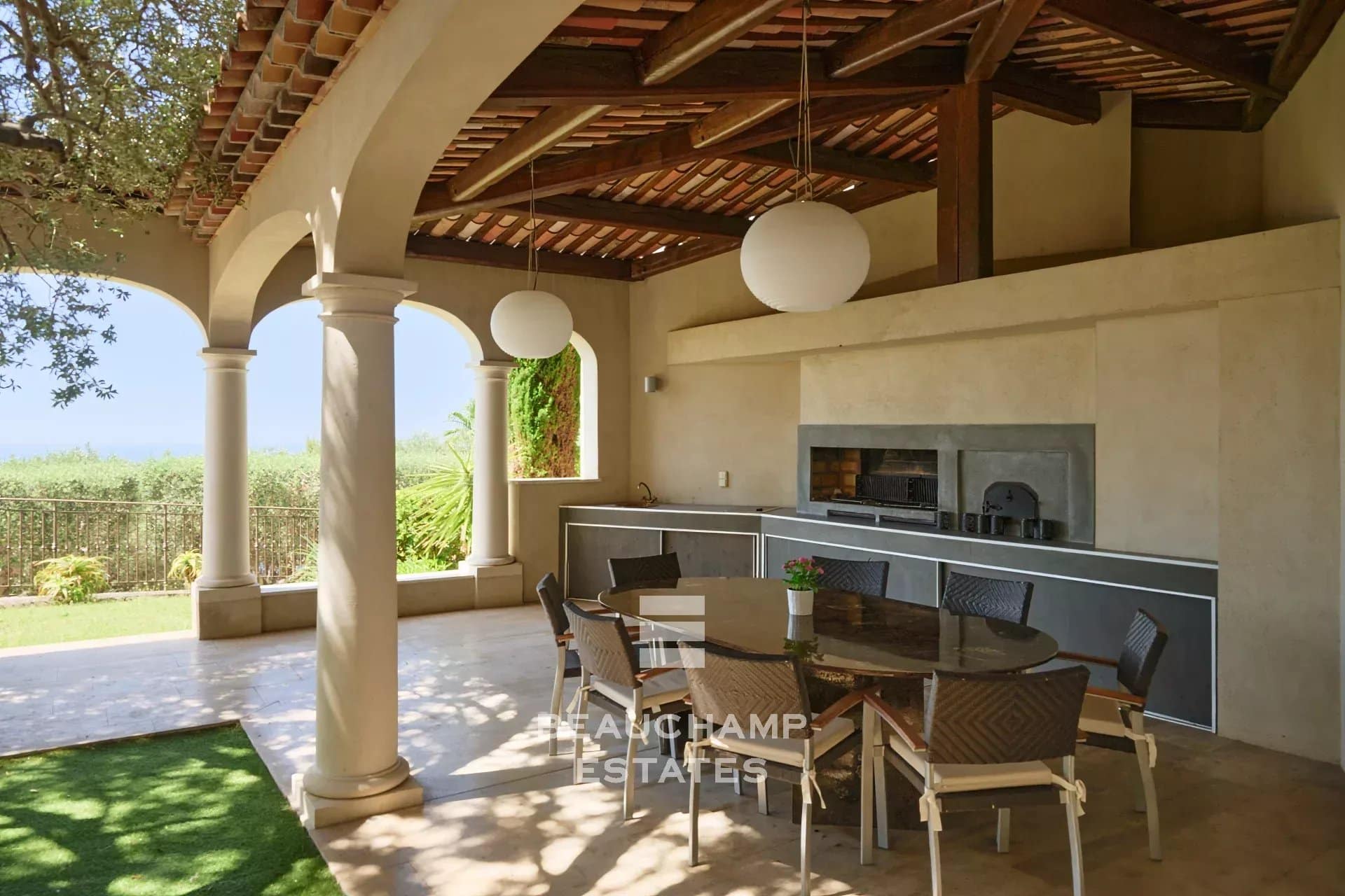 Beautiful villa in neo-provencal style 2 minutes from Monaco Beautiful villa in neo-provencal style 2 minutes from Monaco