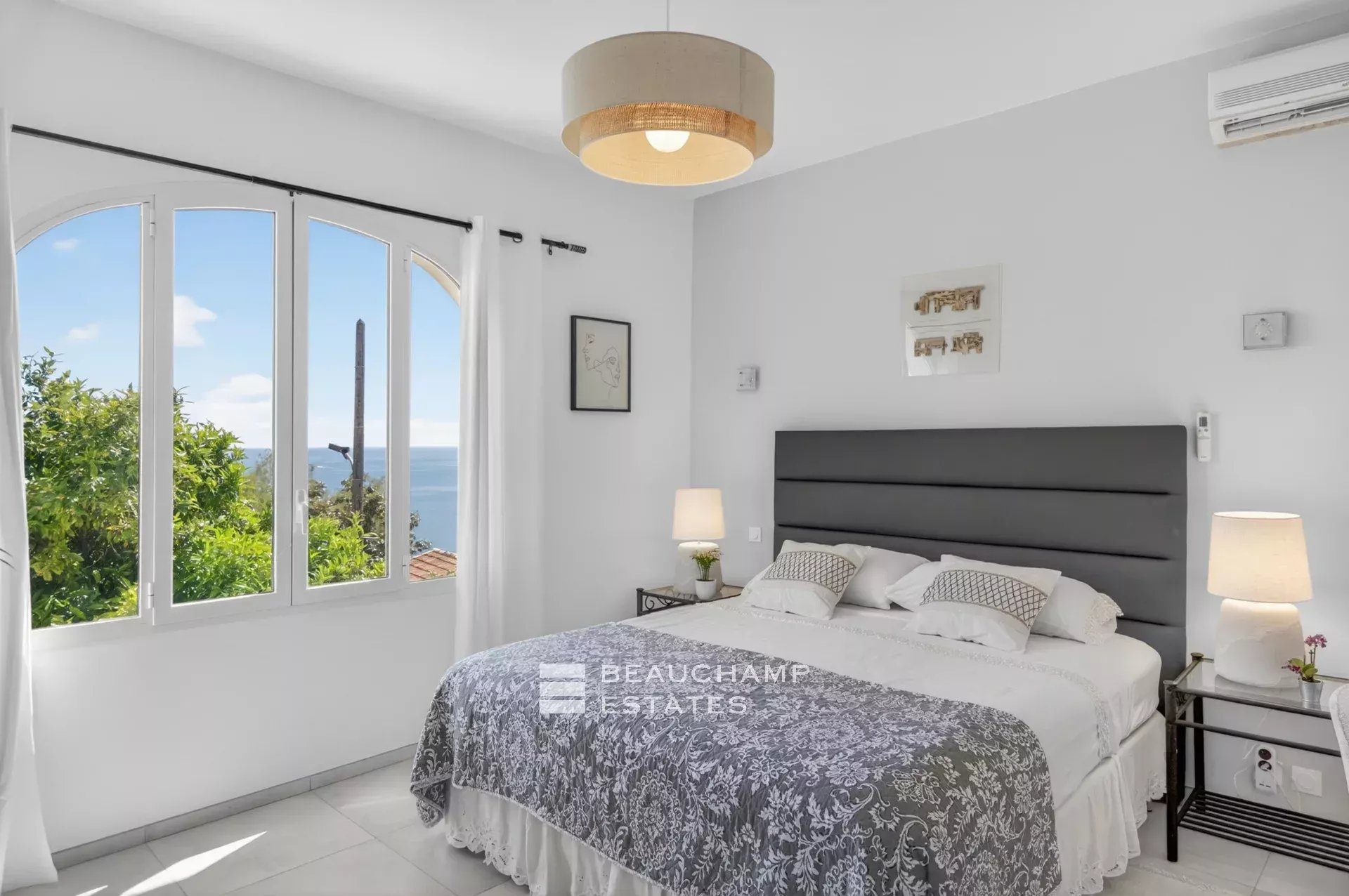 Beautiful villa with 5 rooms in Eze Beautiful villa with 5 rooms in Eze