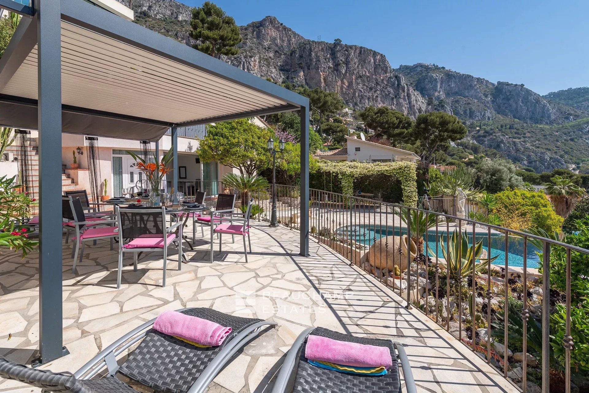 Beautiful villa with 5 rooms in Eze Beautiful villa with 5 rooms in Eze
