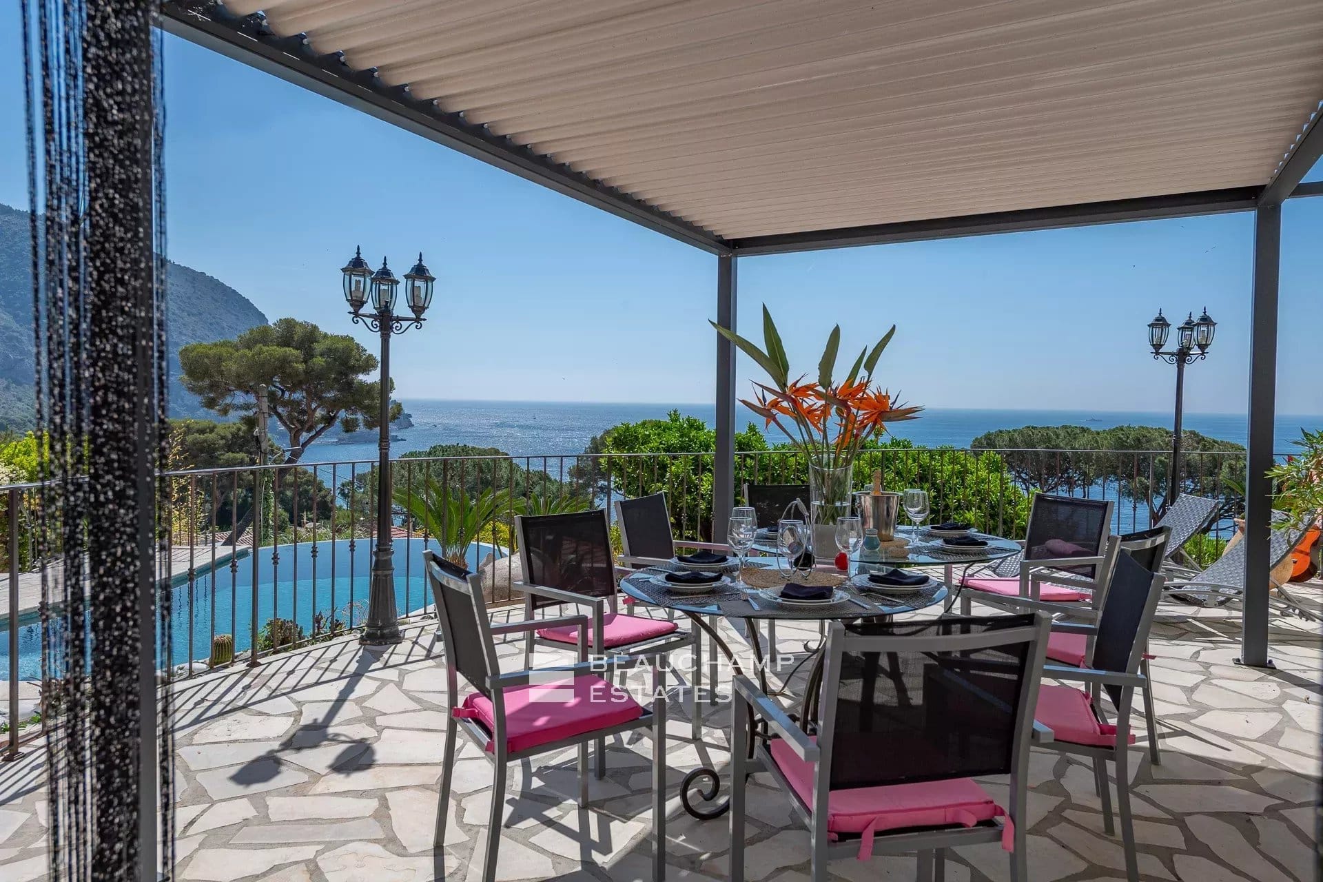 Beautiful villa with 5 rooms in Eze Beautiful villa with 5 rooms in Eze