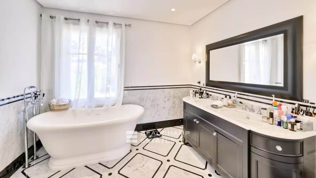 Belle Époque 7-bedroom villa with sea view – Basse Californie, Cannes