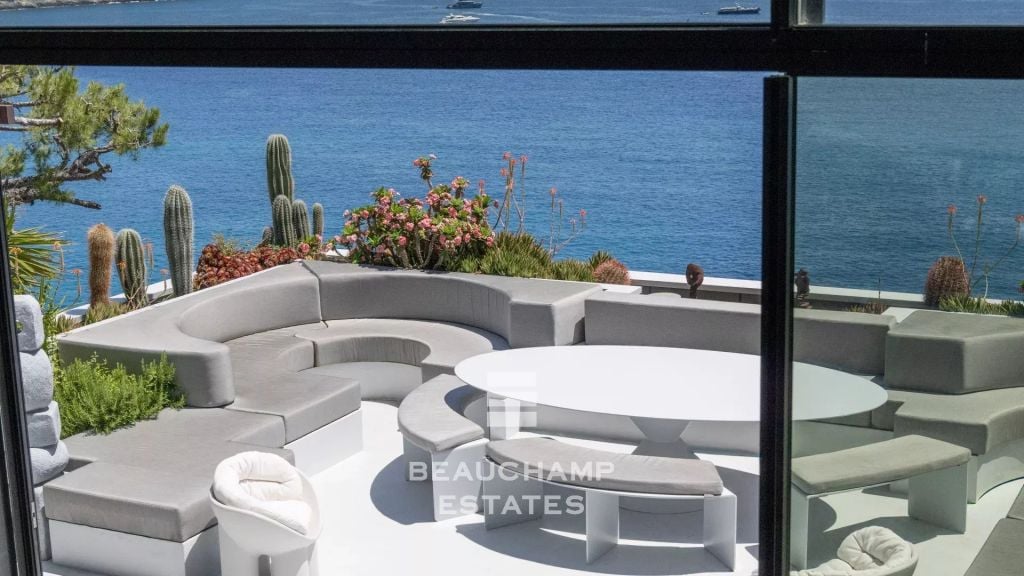 Contemporary 5-bedroom villa with panoramic sea view – Roquebrune-Cap-Martin Roquebrune-Cap-Martin