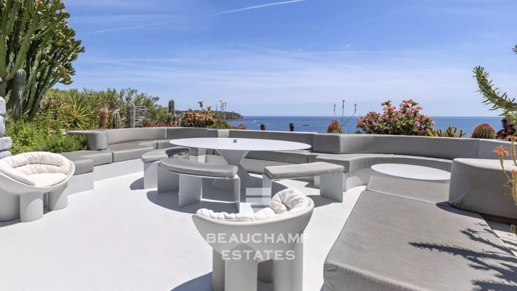 Contemporary 5-bedroom villa with panoramic sea view – Roquebrune-Cap-Martin Roquebrune-Cap-Martin