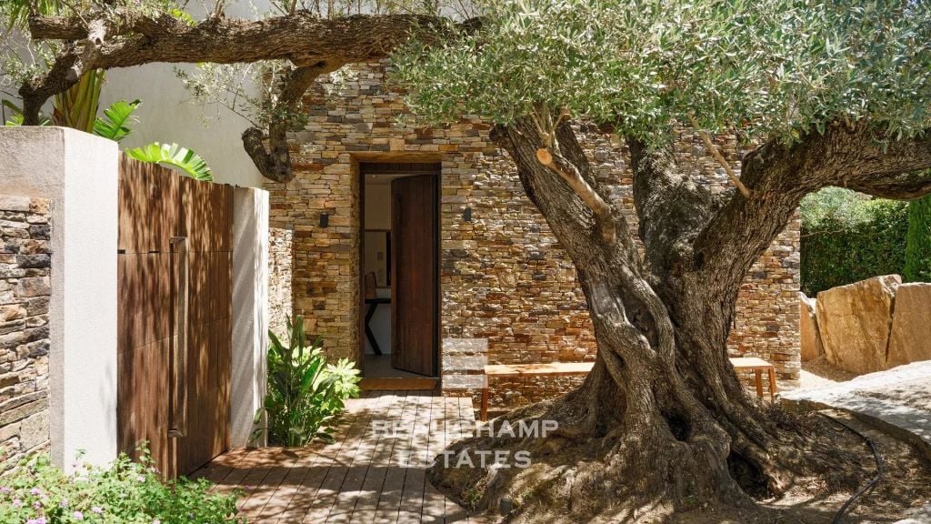 Contemporary Balinese style villa just moments from the center of Saint-Tropez