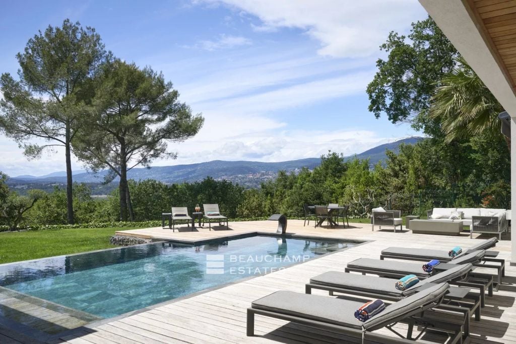 Contemporary villa with 5 bedrooms in Mougins Castellaras