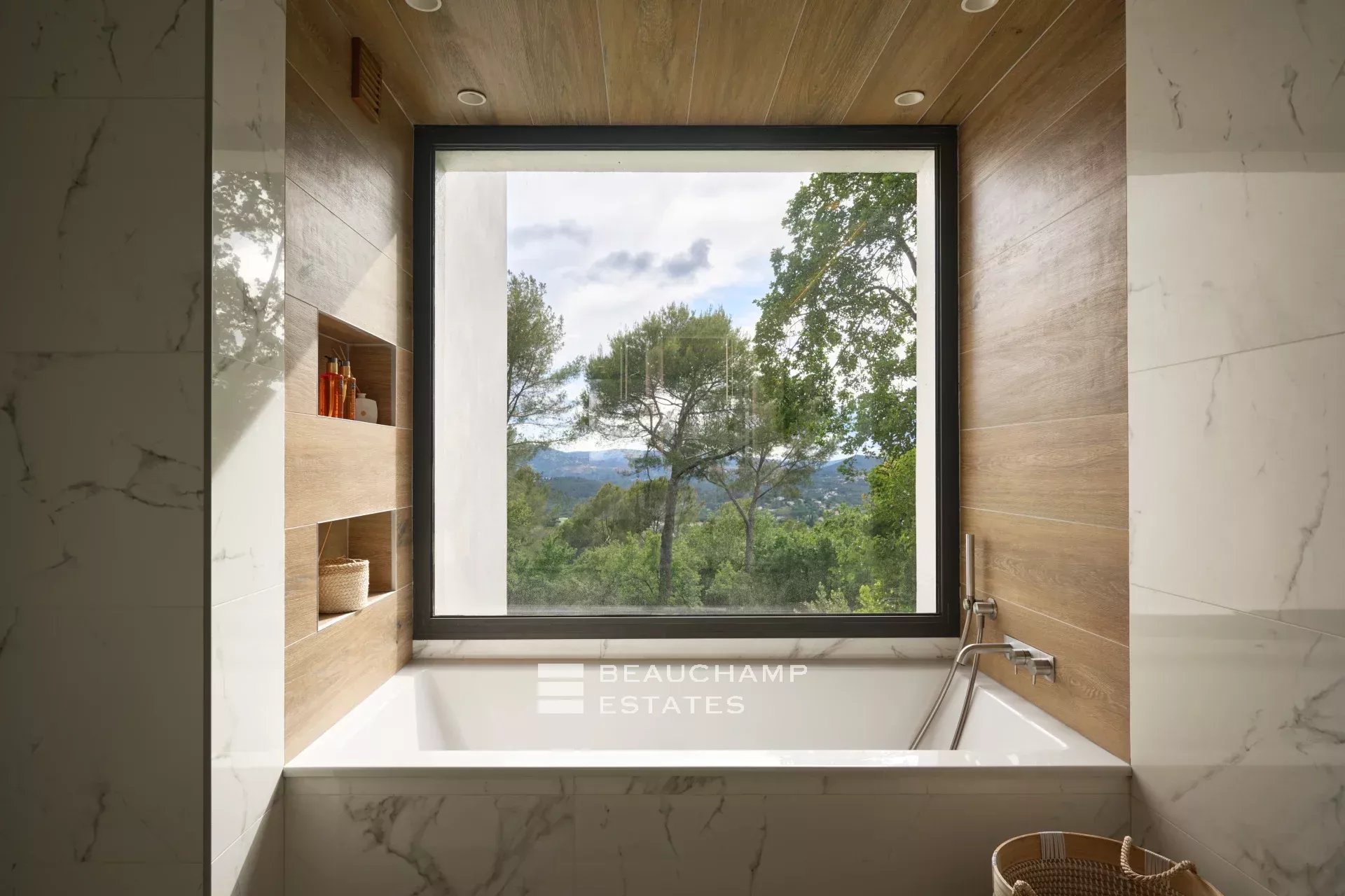 Contemporary villa with 5 bedrooms in Mougins Castellaras Contemporary villa with 5 bedrooms in Mougins Castellaras