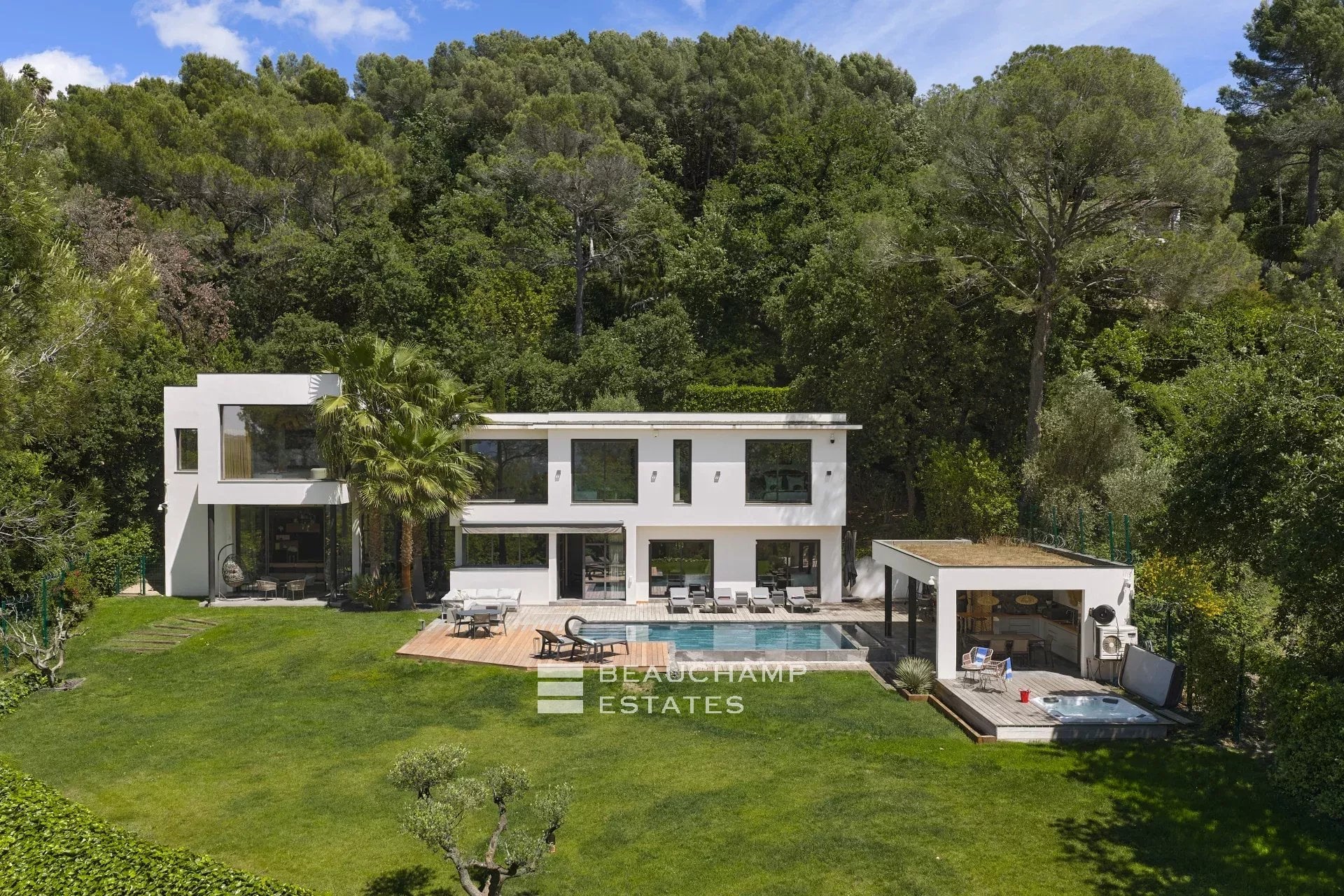 Contemporary villa with 5 bedrooms in Mougins Castellaras Contemporary villa with 5 bedrooms in Mougins Castellaras