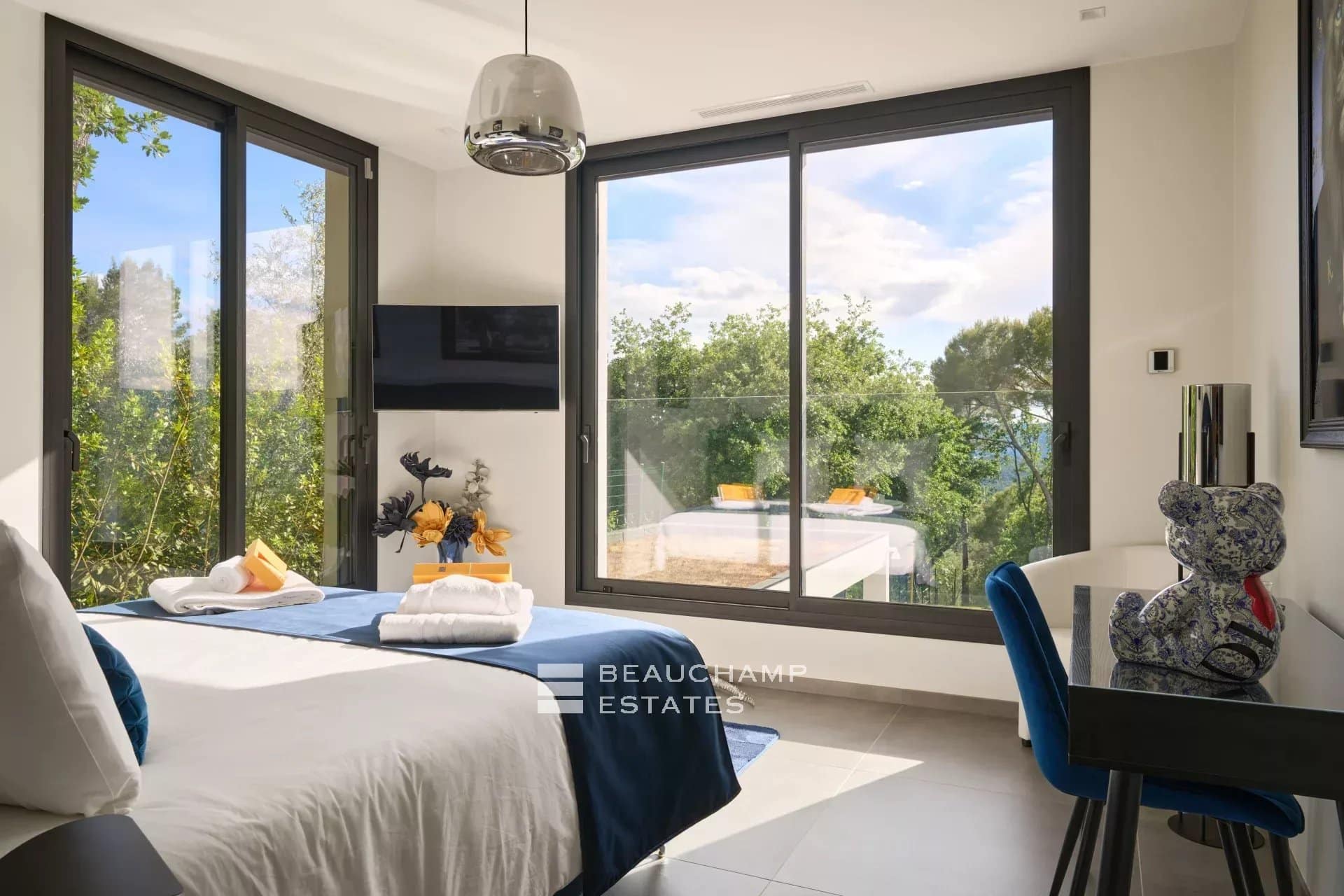 Contemporary villa with 5 bedrooms in Mougins Castellaras Contemporary villa with 5 bedrooms in Mougins Castellaras