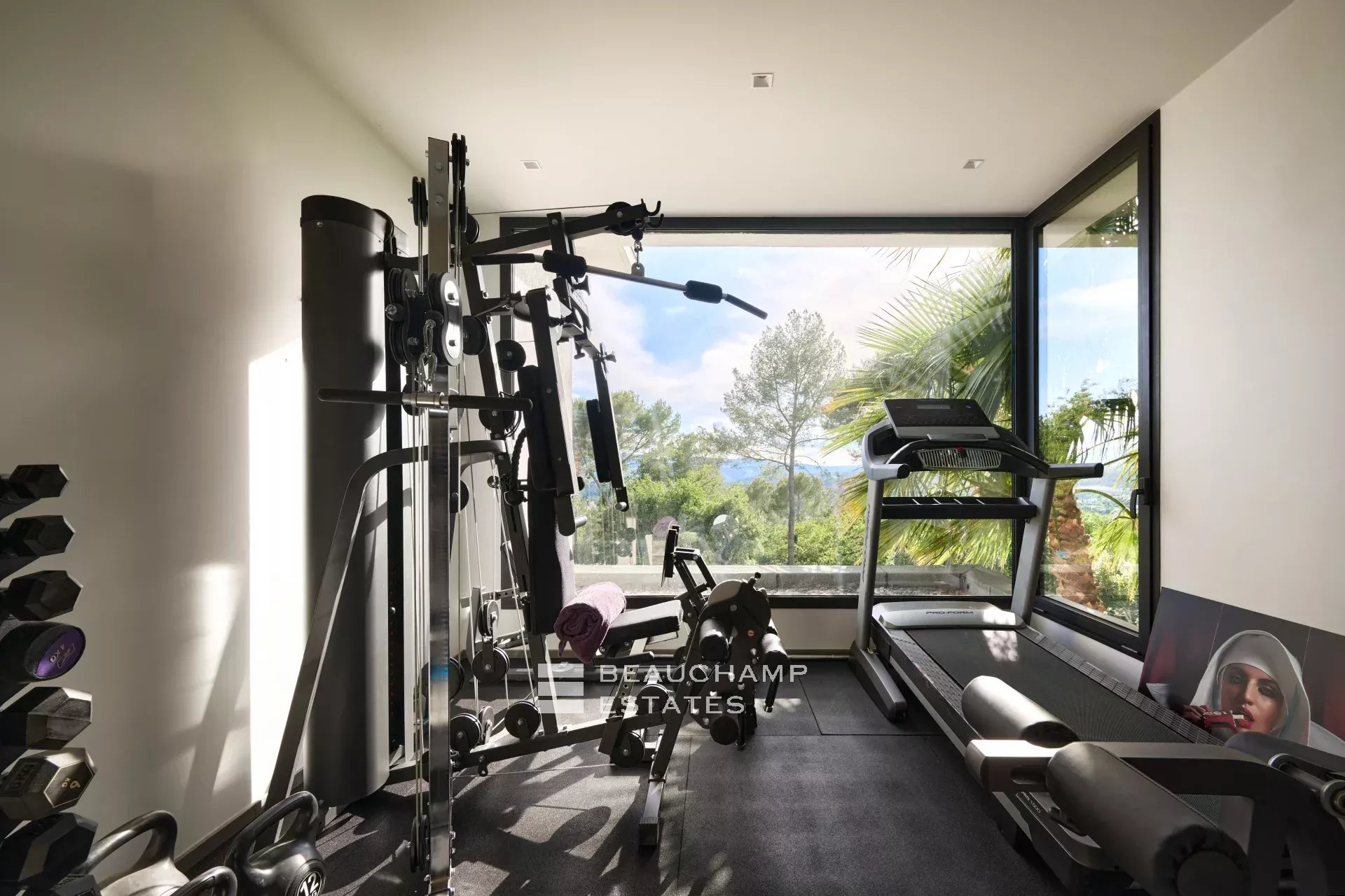 Contemporary villa with 5 bedrooms in Mougins Castellaras Contemporary villa with 5 bedrooms in Mougins Castellaras