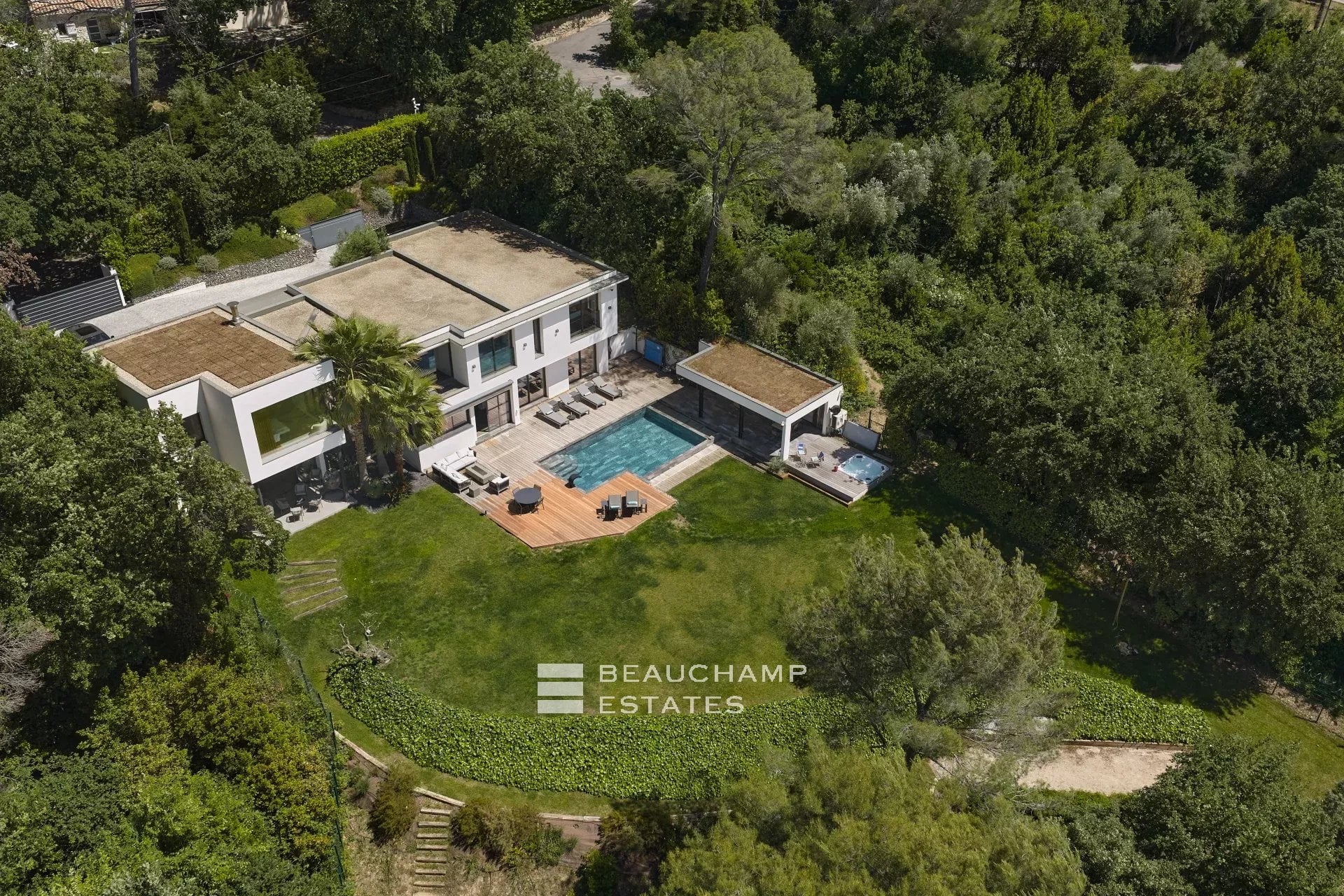 Contemporary villa with 5 bedrooms in Mougins Castellaras Contemporary villa with 5 bedrooms in Mougins Castellaras