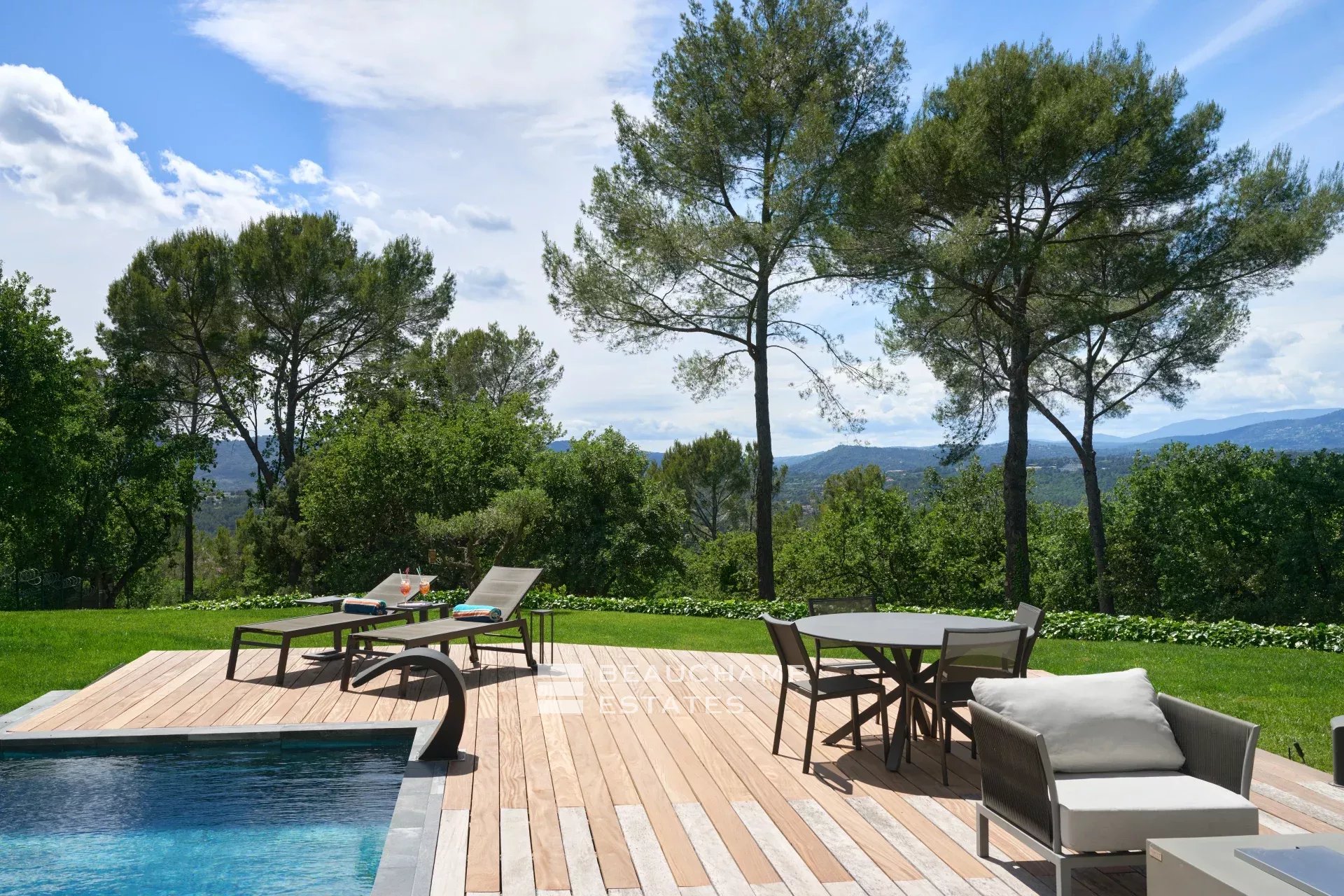 Contemporary villa with 5 bedrooms in Mougins Castellaras Contemporary villa with 5 bedrooms in Mougins Castellaras