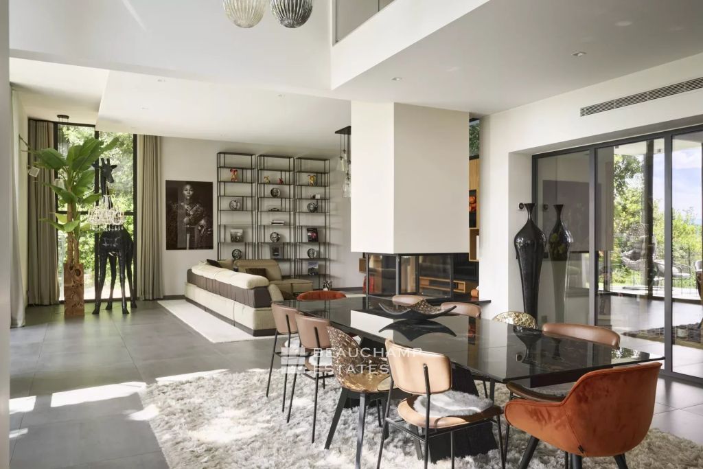 Contemporary villa with 5 bedrooms in Mougins Castellaras