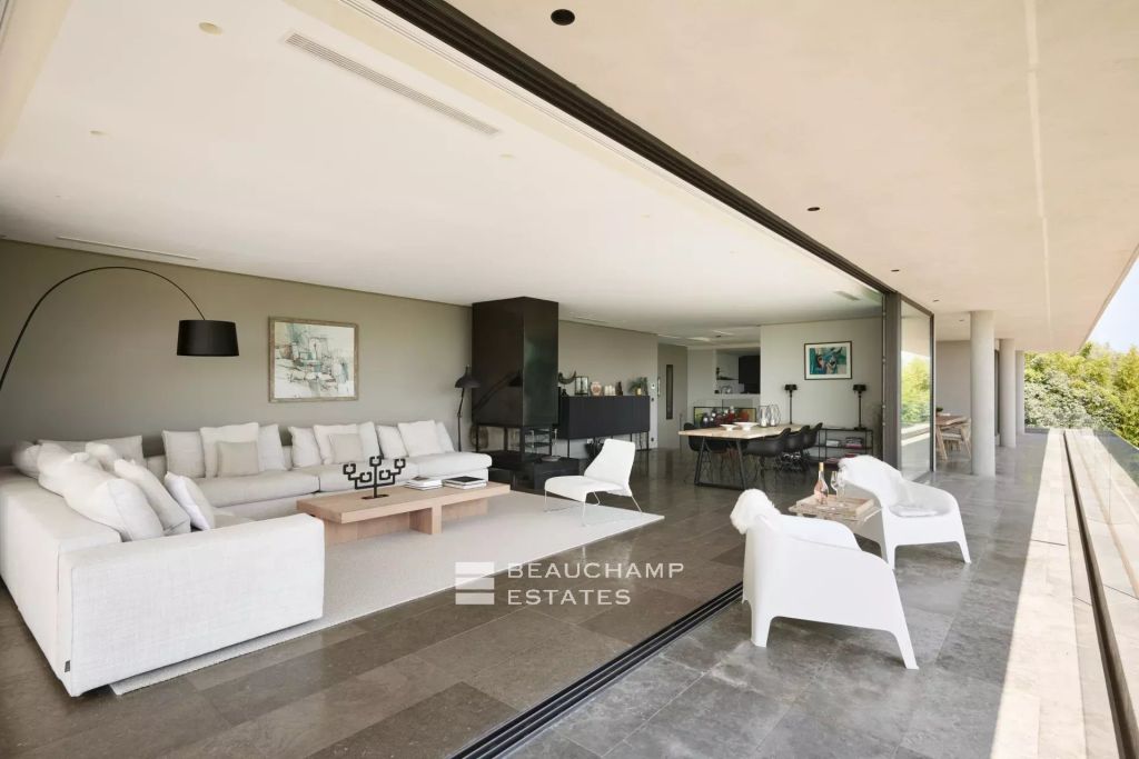 Exclusive listing – Montauroux – Contemporary Villa with Panoramic Views
