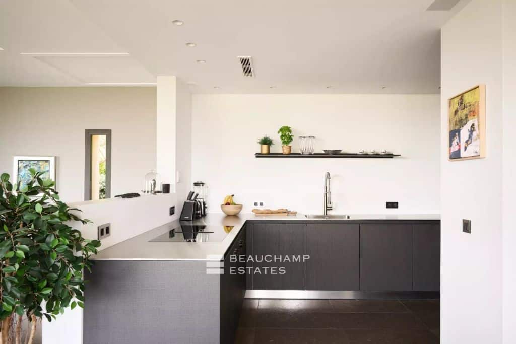 Exclusive listing – Montauroux – Contemporary Villa with Panoramic Views