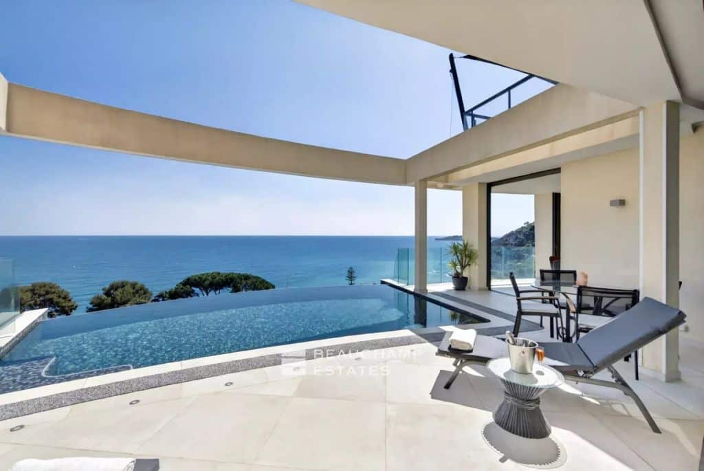 Èze Bord de Mer – 5-Bedroom Contemporary Villa with Infinity Pool and Panoramic Sea View