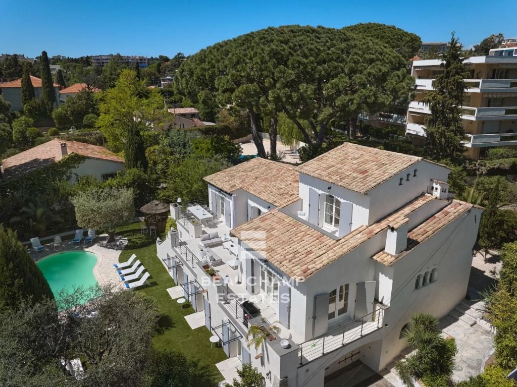 Magnificent 6-bedroom prestige villa in the heights of Cannes