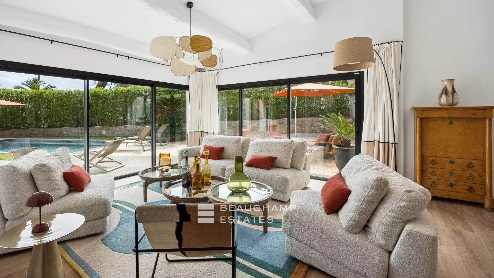 Modern 4-bedroom villa with pool near the beach – Saint-Jean-Cap-Ferrat Modern 4-bedroom villa with pool near the beach – Saint-Jean-Cap-Ferrat