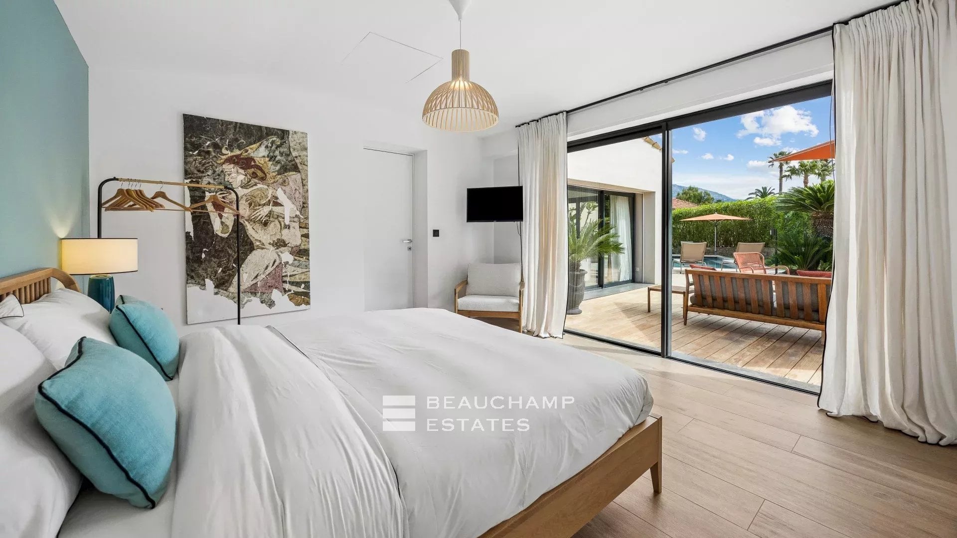 Modern 4-bedroom villa with pool near the beach – Saint-Jean-Cap-Ferrat Modern 4-bedroom villa with pool near the beach – Saint-Jean-Cap-Ferrat