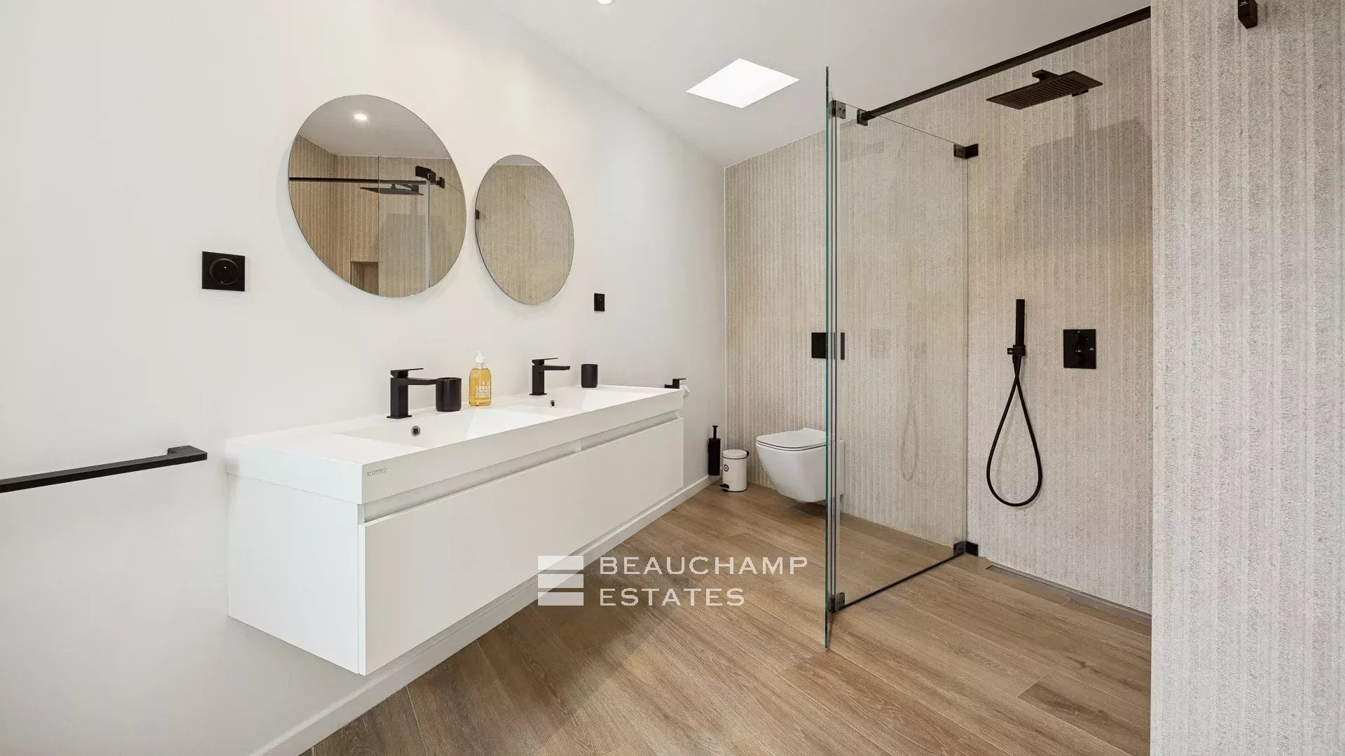Modern 4-bedroom villa with pool near the beach – Saint-Jean-Cap-Ferrat Modern 4-bedroom villa with pool near the beach – Saint-Jean-Cap-Ferrat
