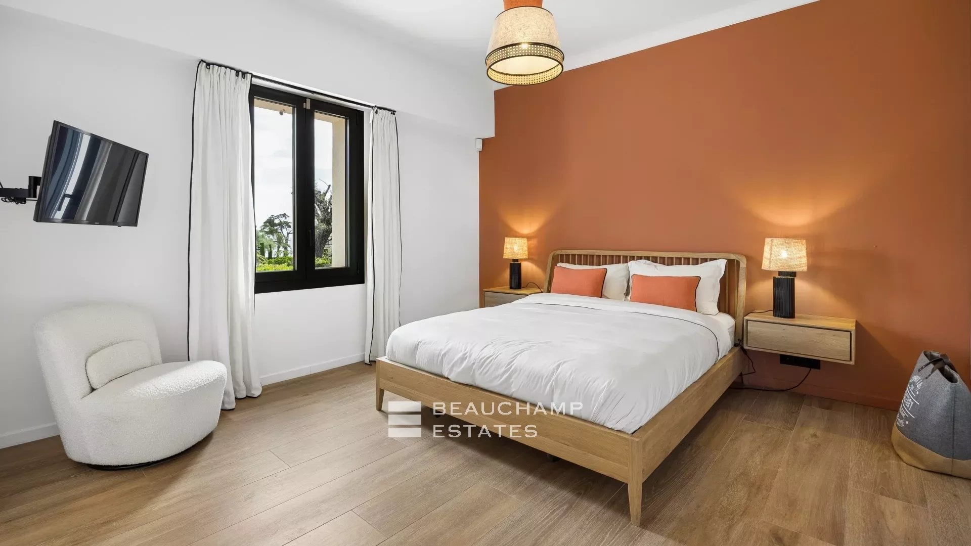Modern 4-bedroom villa with pool near the beach – Saint-Jean-Cap-Ferrat Modern 4-bedroom villa with pool near the beach – Saint-Jean-Cap-Ferrat