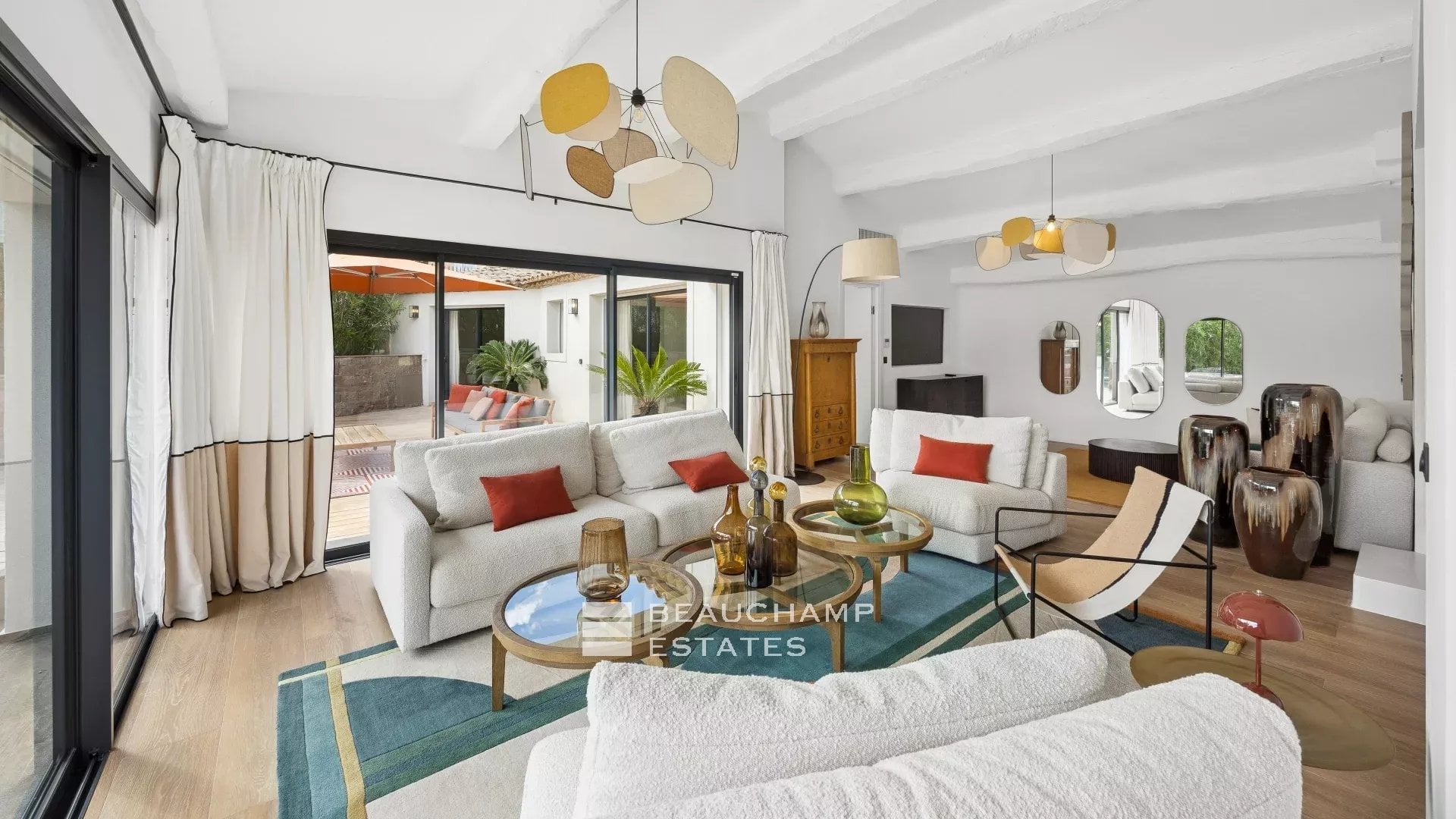 Modern 4-bedroom villa with pool near the beach – Saint-Jean-Cap-Ferrat Modern 4-bedroom villa with pool near the beach – Saint-Jean-Cap-Ferrat
