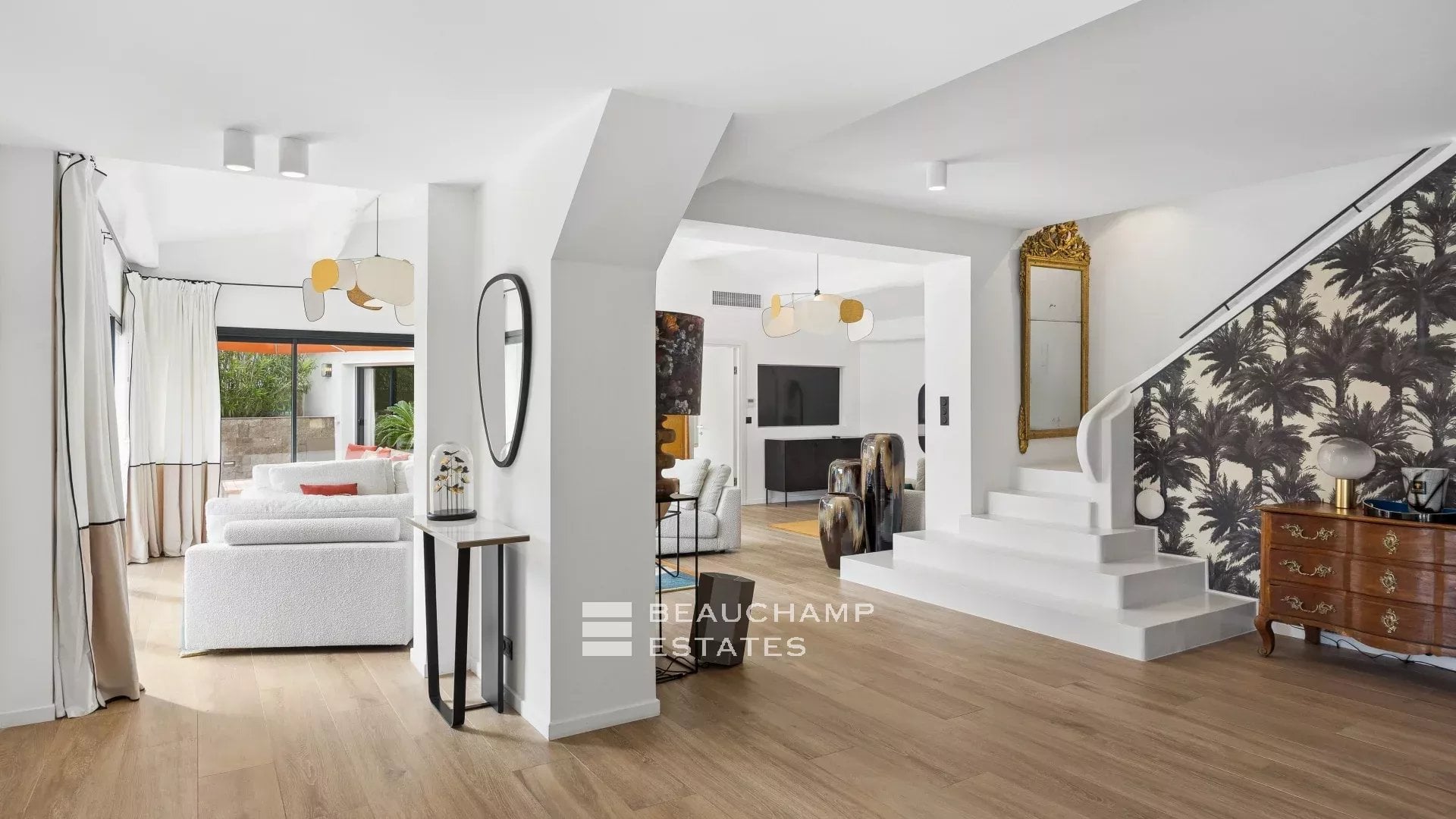 Modern 4-bedroom villa with pool near the beach – Saint-Jean-Cap-Ferrat Modern 4-bedroom villa with pool near the beach – Saint-Jean-Cap-Ferrat