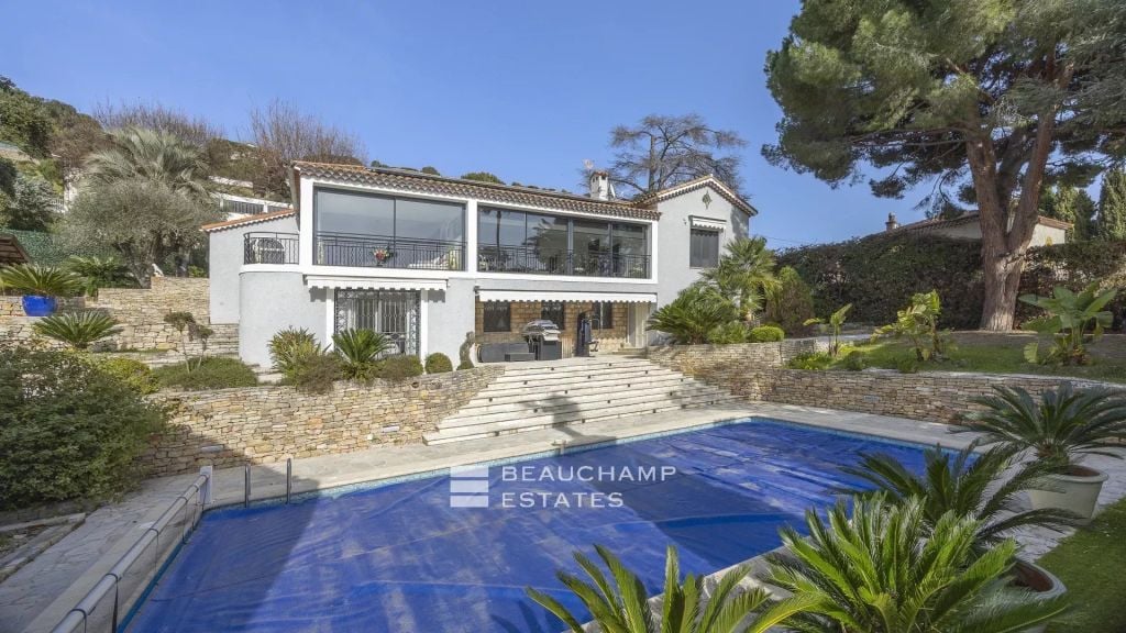 Modern 5-bedroom villa with sea view – Cannes Basse Californie