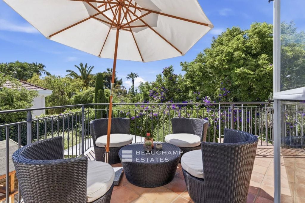 Modern 5-Bedroom Villa Within Walking Distance of the Beaches – Cap d’Antibes