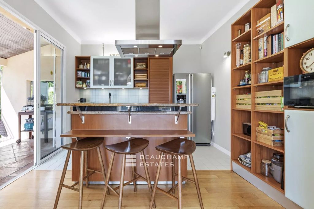 Modern 5-Bedroom Villa Within Walking Distance of the Beaches – Cap d’Antibes