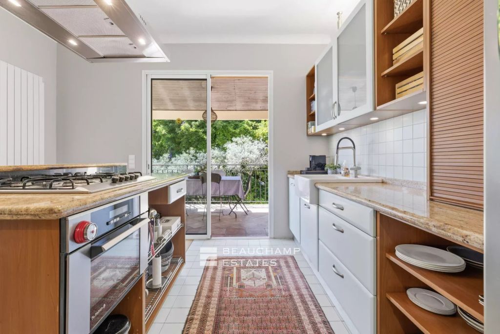 Modern 5-Bedroom Villa Within Walking Distance of the Beaches – Cap d’Antibes