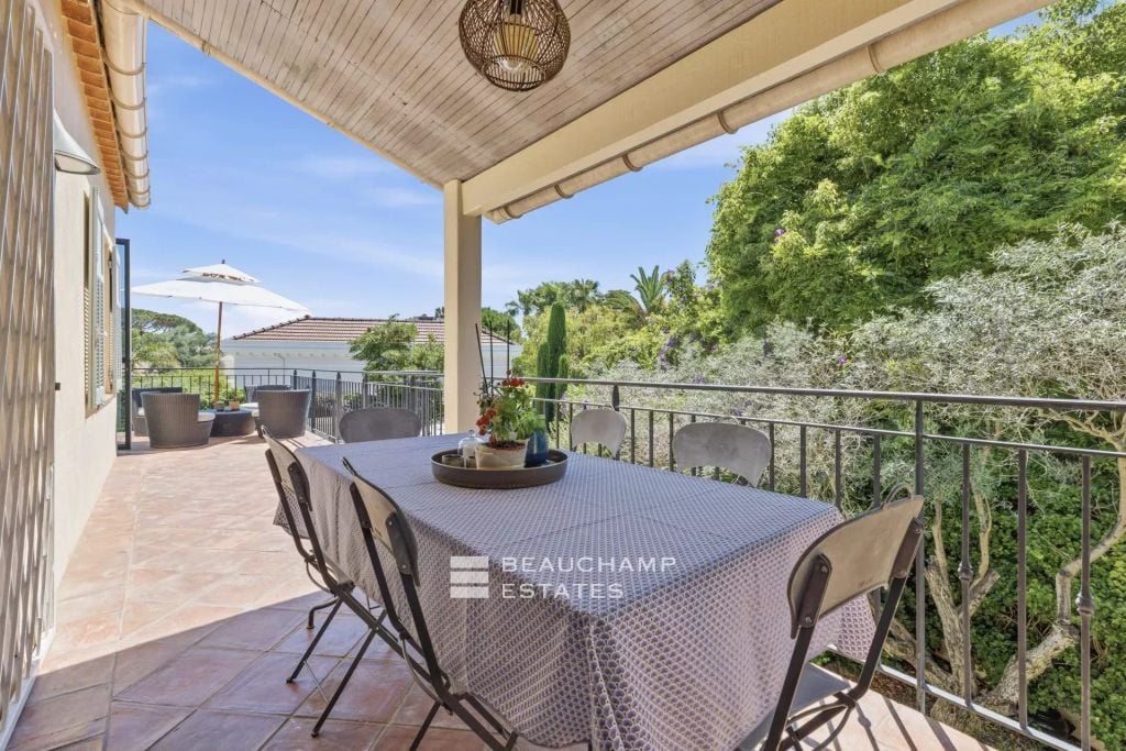 Modern 5-Bedroom Villa Within Walking Distance of the Beaches – Cap d’Antibes