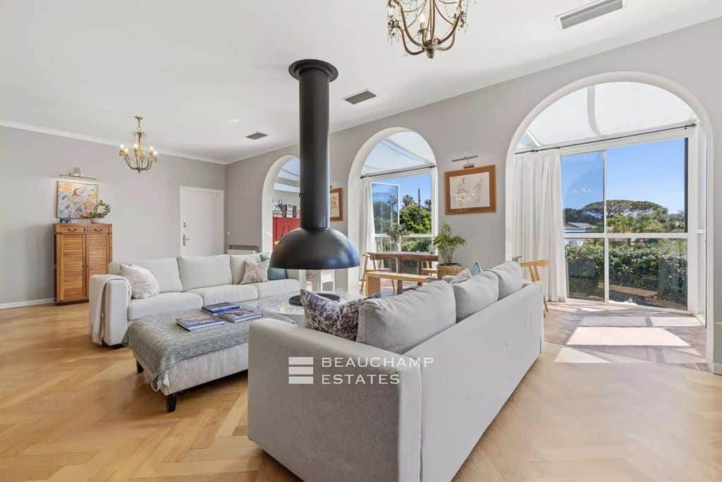 Modern 5-Bedroom Villa Within Walking Distance of the Beaches – Cap d’Antibes