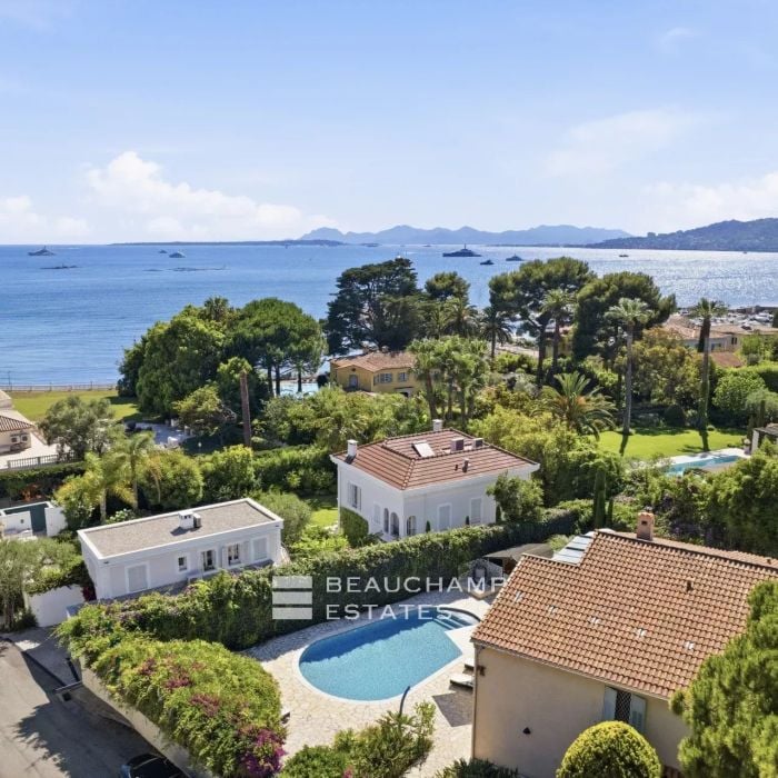 Modern 5-Bedroom Villa Within Walking Distance of the Beaches – Cap d’Antibes