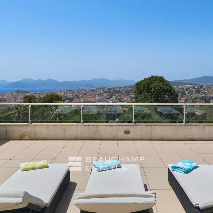 Villa moderne avec vue mer panoramique – Cannes Oxford