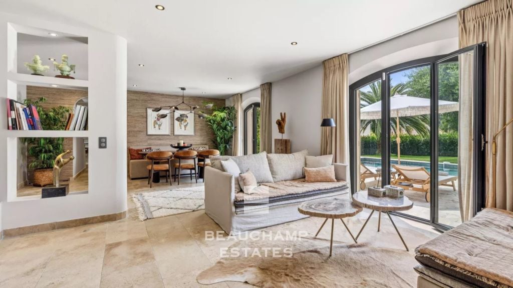 Neo-Provençal 4-bedroom villa in Rocquefort-les-Pins with swimming pool