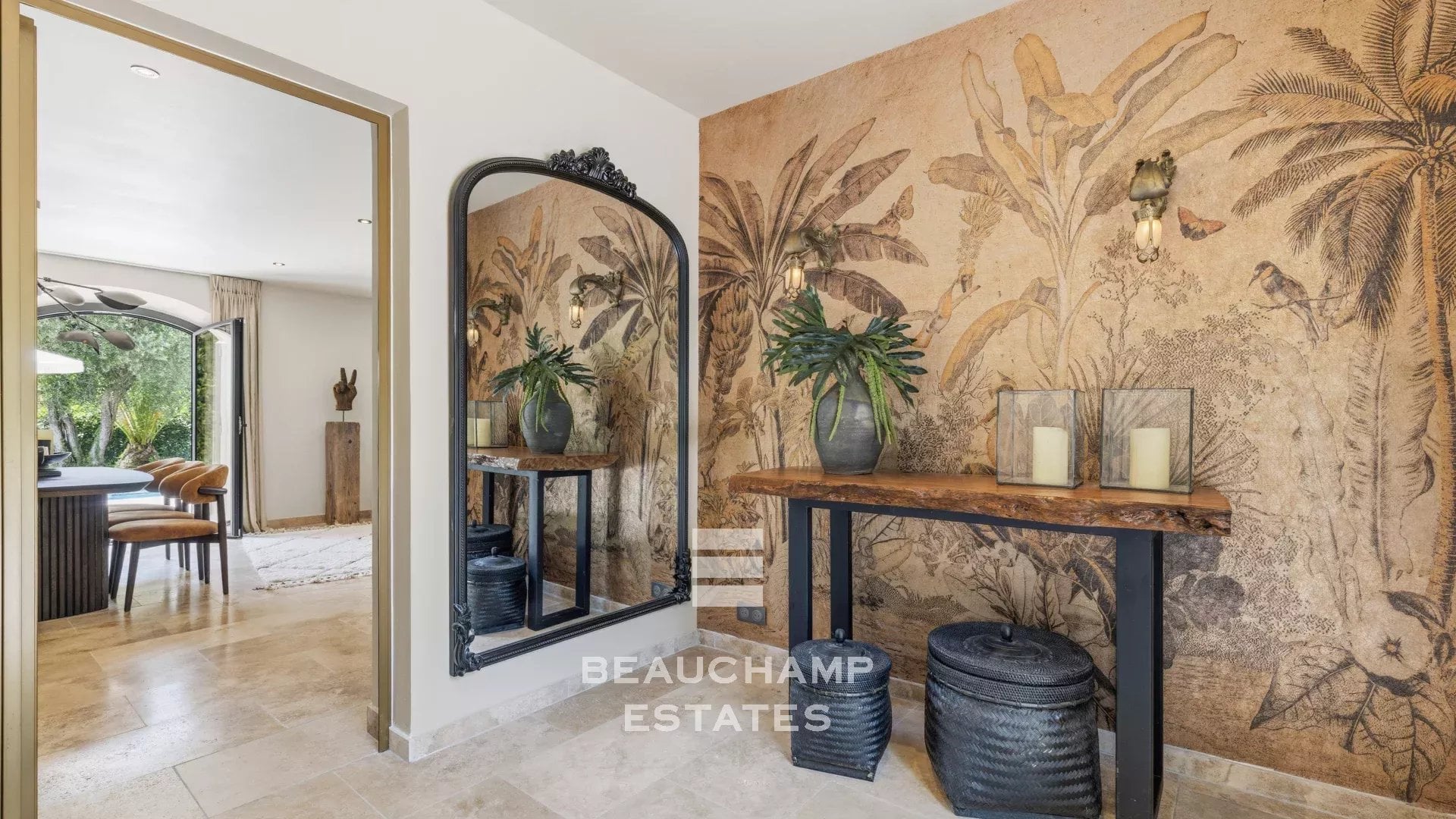 Neo-Provençal 4-bedroom villa in Rocquefort-les-Pins with swimming pool Neo-Provençal 4-bedroom villa in Rocquefort-les-Pins with swimming pool